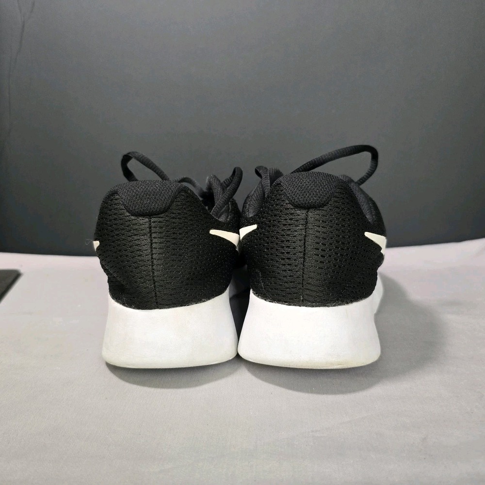 Nike Womans Tanjun Mesh Sneaker 8W Black/White - Picture 3 of 6